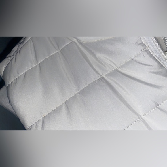 LOFT White Puffer Vest - Picture 4 of 5